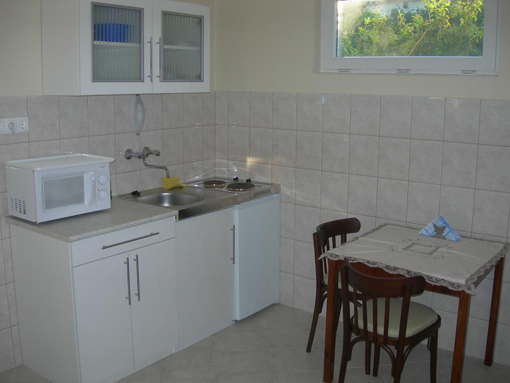 Radek Vendeghaz Es Apartman Halászi Exterior foto